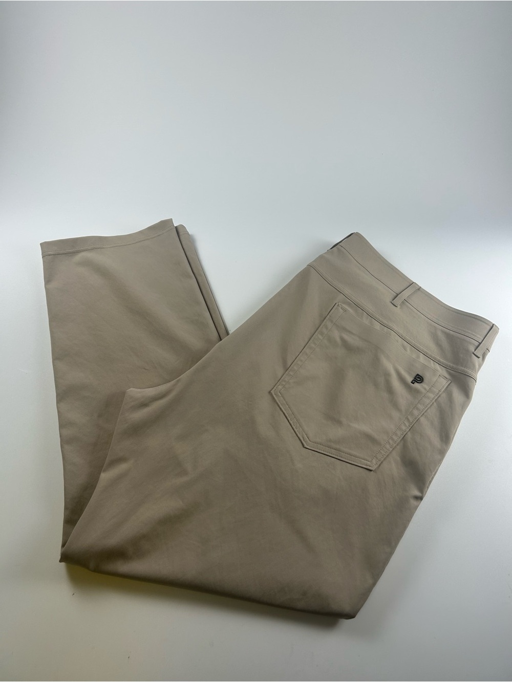 Public Rec Men’s SZ 42x30 Tan Dealmaker 5 Pocket Golf Performance Travel Stretch
